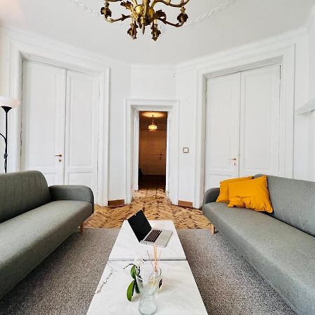 Sada Art Gallery Apartment Bucureşti Ngoại thất bức ảnh