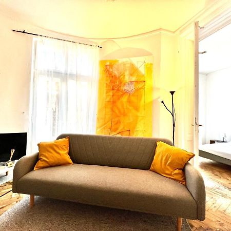 Sada Art Gallery Apartment Bucureşti Ngoại thất bức ảnh