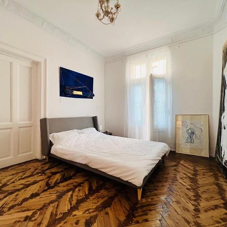 Sada Art Gallery Apartment Bucureşti Ngoại thất bức ảnh