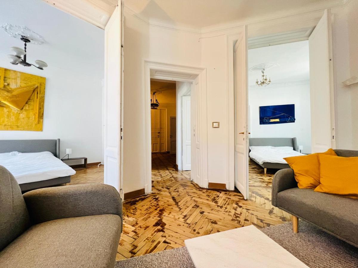Sada Art Gallery Apartment Bucureşti Ngoại thất bức ảnh