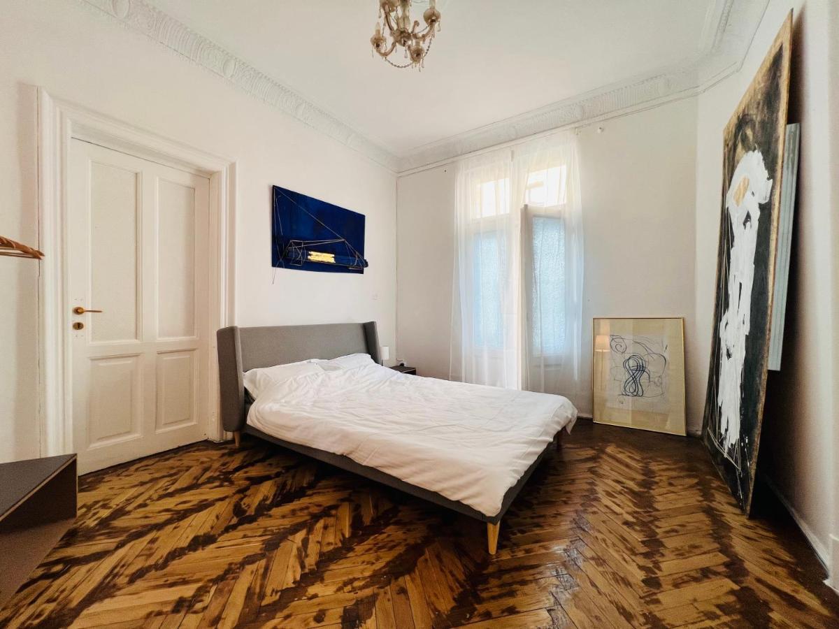 Sada Art Gallery Apartment Bucureşti Ngoại thất bức ảnh